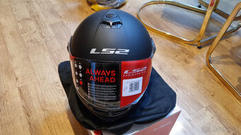 Prodám zánovní nepoužitou helmu