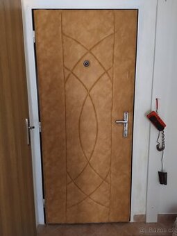 Prodám vstupní dveře