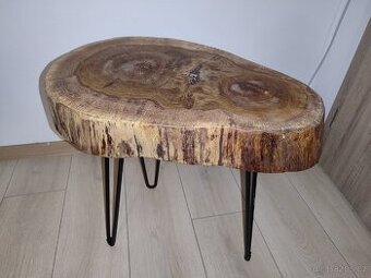 Stolky,police,stojany na víno a jiné...z masivu