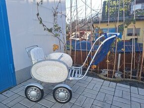 retro proutěný kočárek Liberta, kárka pro dítě