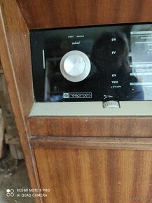 Retro rádio s gramofonem
