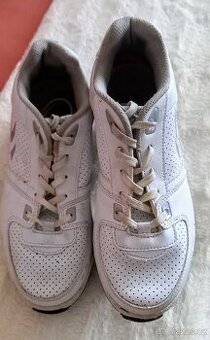 kožené kolečkové brusle, vel.38