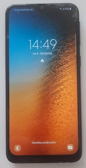 Prodám Samsung Galaxy A40, 4GB/64GB, Stav A, černý