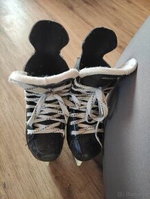 Hokejové brusle Bauer Supreme vel. 33,5