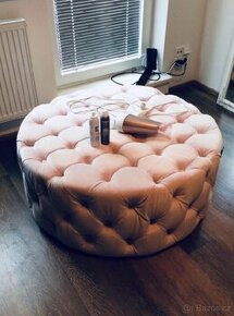 Sametový velurový taburet křeslo židle westwing