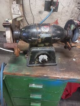 Dvoukotoučová bruska stolní