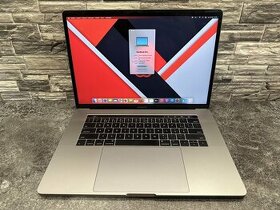 CTO MacBook Pro 15" 2017 i7 / 16GB / 500GB / Pro 560