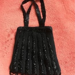 Starožitná černá  kabelka s korálky - 1