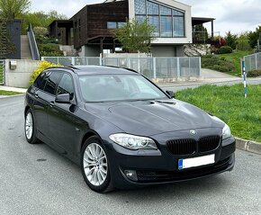 BMW F11 3.0d 150kw, Manuál, Hi-Fi, Alu R18, Navi, Panorama - 1