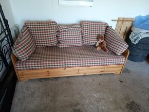 Pohovka dřevěná rozkládací, sedačka - 2 x 1,1 m