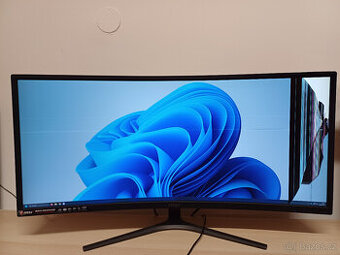 Monitor 34" poškozený MSI