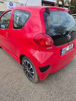 prodám toyotu aygo
