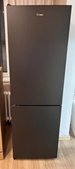 Černá lednice CANDY CCE4T618EB