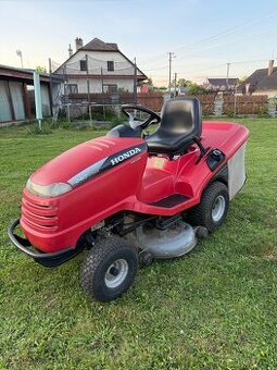Zahradní traktůrek Honda HF 2417, 2 válec