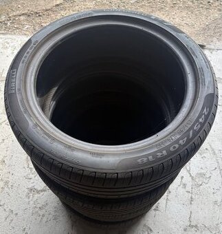 Prodám letní pneu Pirelli Cinturato 245/40 r18