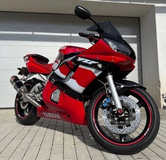 Yamaha R6 - 1