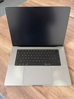 MacBook Pro 16" M1 Pro, 16GB RAM / 1TB SSD – výborný stav