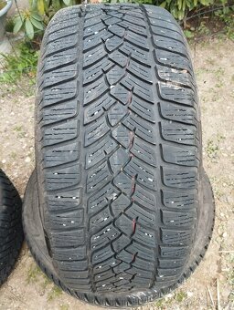 Dvě zimní pneu 225 45 R17