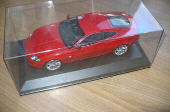 Model auto Jaguar XK Coupe 1:18