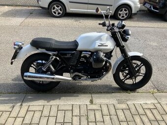 Moto Guzzi V7 Stone 2012