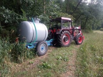 Nádrž na vodu za traktor