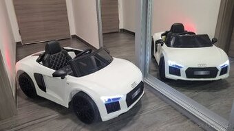 Elektrické autíčko Audi R8 Spyder, 12V, 2,4 GHz + dálkové ov