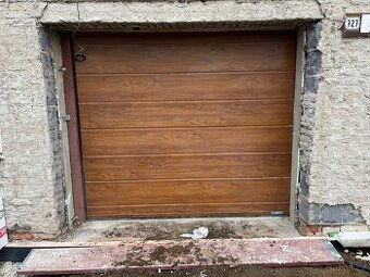 Garážová vrata G-Mont Hodonín 2500 × 2150 mm – 5 000 Kč