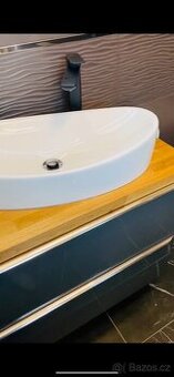 Koupelnová skříňka s umyvadlem