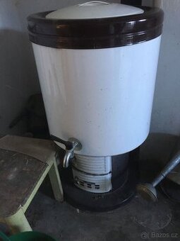 Prodám starší smaltovaný brutar