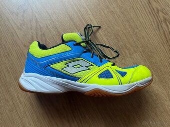 Dětské sálové boty – žluto-modré Lotto Jumper 400 II