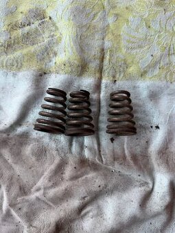 pružiny spojky - asi Jawa,Čz, NSU, DKW