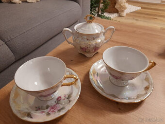 šálky na čaj ,kávu, cukřenka