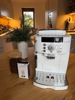 Automatický kávovar DeLonghi Magnifica S ECAM 21.117.W