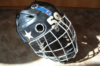 Hokejová helma pro dítě