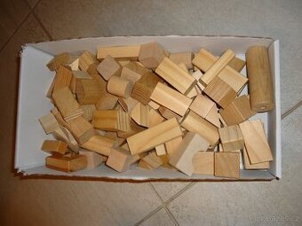 Dřevěné kostky přírodní barva