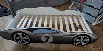 Dětská postel auto