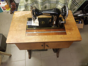 Šicí stroj Minerva