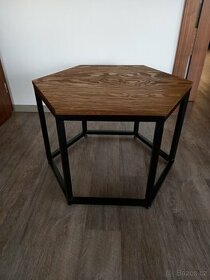 konferenční stolek