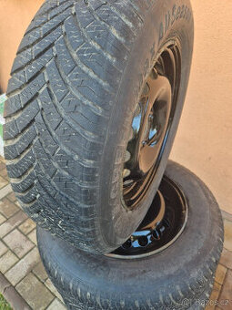 Zimní pneu 185/70 R14, na discích 4x100