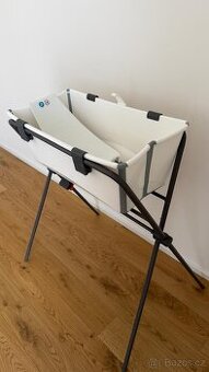 Dětská skládací vanička STOKKE s lehátkem a stojanem