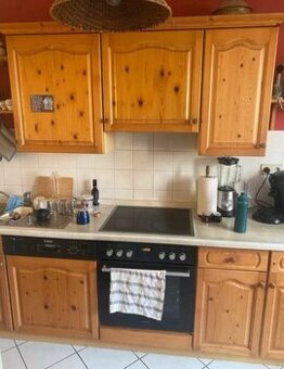 Útulná kuchyně borovice masiv se spotřebiči,6461