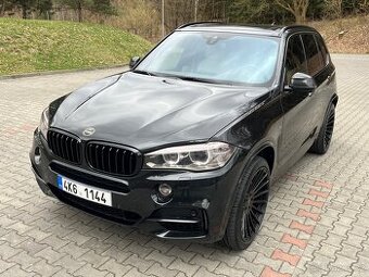 BMW X5 M50d  AT,Panorama,Head up displ. Pěkný stav a km.