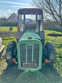 Traktor 4X4 Dutra UE 28 Veterán