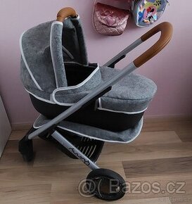 Praktický kombinovaný kočárek pro panenky do velikosti 42 cm