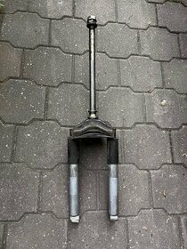 Skútr Peugeot Speedake přední vidlice