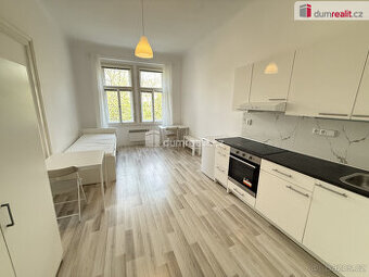 Pronájem bytu 1+kk 28 m2 P5 Smíchov po rekonstrukci cihla ne