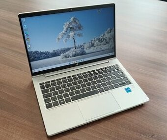 HP ProBook 440 G8 + příslušenství