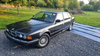 BMW E32 750i 12 knedlíků