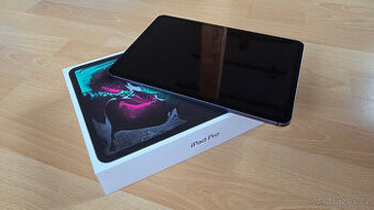 Apple iPad 11 512GB mod. A1934 WiFi + SIM + Apple klávesnice