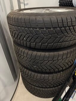 Kompletní sada zimních kol Goodyear + Disky Dezent - 1